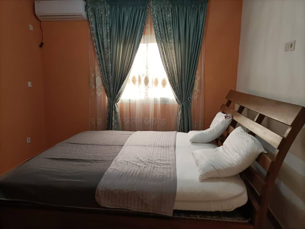 Residence Ambassa Etienne & Therese Yaoundé エクステリア 写真