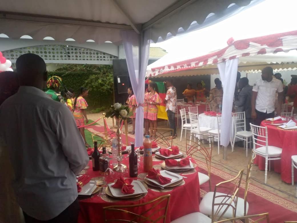 Residence Ambassa Etienne & Therese Yaoundé エクステリア 写真